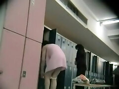 Umkleidekabine softcore Film voller ärsche und Titten