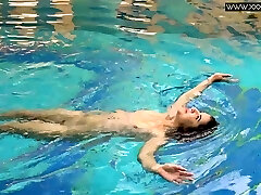 Hot tattooed Czech marvelous in the pool