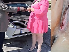 Mobile mechanic stop to give assistance with cracked down car, but he finished up filling my pussy with his jizz Mobile mechanic stop to give assistance with cracked down car, but he finished up filling my pussy with his jizz