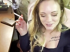 Salami fétichisme et cigarette