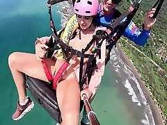 bagnato e disordinato estremo squirting mentre parapendio 2 in costa rica 23 min con bel viso