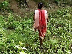 Indian village bhabhi forest fuck in outside