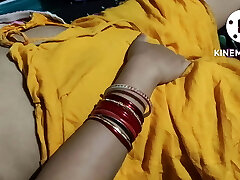 nudo masti sul letto caldo tette