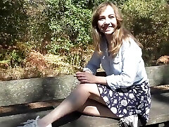 bella 18 anni ragazza pelosa porno casting