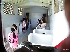 chinese femmes go to toilet.306