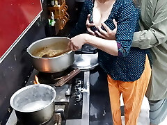 desi casalinga anale sesso in cucina mentre lei è cooking desi casalinga anale sesso in cucina mentre lei è cooking