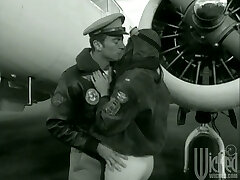 Aged School Hardcore as a Fighter Pilot Plumbs a Babe in Uniform