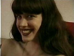 Kissing lesbians!, Extraordinary long tongue! Kissing lesbians!, Extraordinary long tongue!