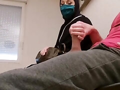 बिगाड़ने डॉक्टर डालता है एक अपने इंतज़ार कर रहे कमरे में इस मुस्लिम फूहड़ रंगे हाथों पकड़ा जाएगा