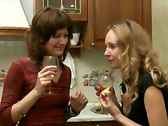 Mature Russian women in the kitchen go further than a soiree