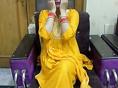 Husband surprises his wifey on her birthday by giving her sexual pleasure in hindi