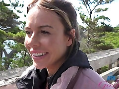 Saucy girl Summer Vixen spending a day on the beach with her bf Saucy girl Summer Vixen spending a day on the beach with her bf