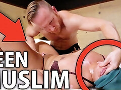 laute muslimische fucktoy erstickt und verwendet.. spritzt! (singapur)