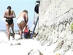 Hidden beach voyeur milf vid