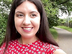 camminare in un parco pubblico senza mutandine e pissing mentre nessuno sta guardando camminare in un parco pubblico senza mutandine e pissing mentre nessuno sta guardando