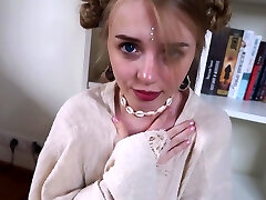 cosplay moglie dà ahegao pompino e prende sborrate su tette piccole pov video