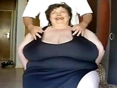 Enormi tette massaggio Enormi tette massaggio