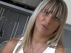 Milf Christina Lee gets poked in a bath