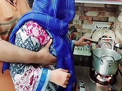 xxx desi timido zia forzatamente scopata in cucina: da: il suo nipote mentre zio non a casa e zia sgridare per nipote chiaro hindi audio sporco parlando 12 min