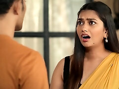 indian babe frigging her pussy