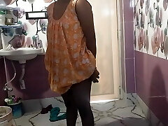 Desi Bengali Bhabhi Fucked in Shower