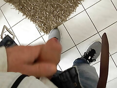 Secret spectator - Juiced while peeing! Secret spectator - Juiced while peeing!