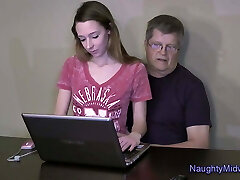 Lola Hunter - Babysitter Allevamento Tabella Fantasia Lola Hunter - Babysitter Allevamento Tabella Fantasia