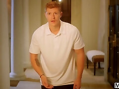 boss charli prende il comando in un selvaggio ufficio collegamento con il suo assistente boss charli prende il comando in un selvaggio ufficio collegamento con il suo assistente