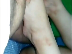 Mexican Latina MILF assistant with a good-sized butt masturbating me with her feet Mexican Latina MILF assistant with a good-sized butt masturbating me with her feet