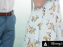 mamma & #039;s ragazzo appeso ragazzo distrugge la matrigna dee williams dopo aver dato le sue tette enormi un massaggio mamma & #039;s ragazzo appeso ragazzo distrugge la matrigna dee williams dopo aver dato le sue tette enormi un massaggio