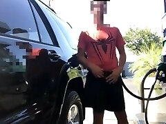 Exibitionist dude shows his cock white fueling