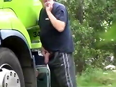 क्या एक राक्षस मुर्गा wooooooof क्या एक राक्षस मुर्गा wooooooof