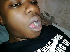 Black teen shows himself some love Black teen shows himself some love