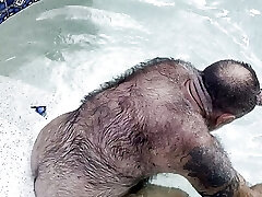 poranek to naga kąpiel i głaskanie