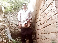 Urinate cumshort tribute to jackline on outside of Riya home Urinate cumshort tribute to jackline on outside of Riya home
