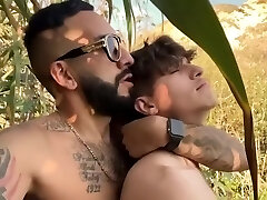 [hbw] Outdoor Raw Shagging