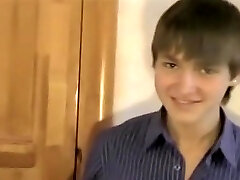 süßer junge wichst und spritzt mit einem schönen l?¶anzeige süßer junge wichst und spritzt mit einem schönen l?¶anzeige