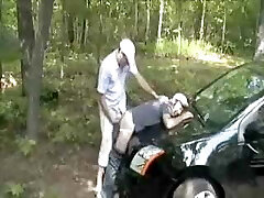 Wydymał mnie na masce swojego samochodu. Gorąca! Wydymał mnie na masce swojego samochodu. Gorąca!