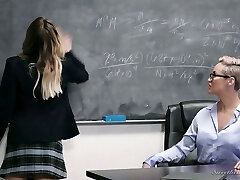 Stringent teacher in glasses Ryan Keely gets her pussy ate by sizzling college chick
