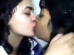 desi lesbisch mädchen küssen jeder andere desperately