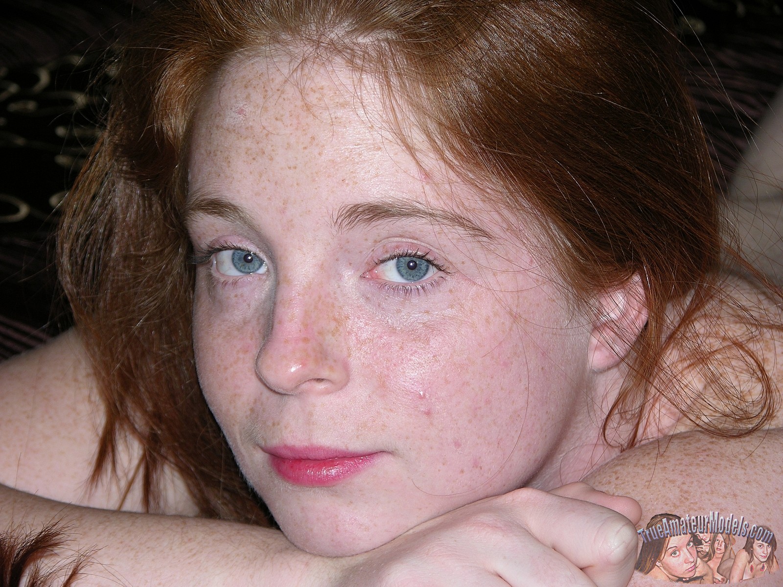 Freckled Chubby - Rehdead Amateur Teen With Freckles Shows Hairy Pussy