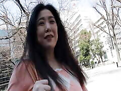 M610G11 A japan wife fuck house clearly mature woman who loves alcohol, a young cute actor, holds the initiative, holds a chip.