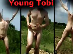 年轻的Tobi01a：在矿场的公共场合裸体。. 出汗锻炼跑步，在阳光下跳跃。 旧vid576p2012Tobi00815