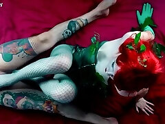 Poison Ivy Cosplay - Amazing mom help son pain - QueenMolly - FootJob