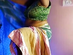Desi Sexy Bhabhi Nude and Fingering Her Pussy