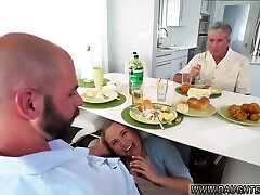 Slutty seks janbar girl Sneaky Blowjob Under The Table