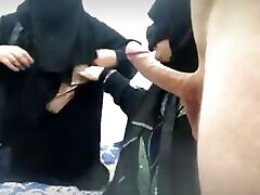 arab algerian hijab online sexy vido tudung bersiap wife her stepsister gives her gift to her saudi husband