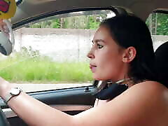 Chubby slut playing with her big marilyn return zaza and eloi while driving