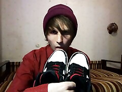 Emo skater twink licks own cum on sneakers