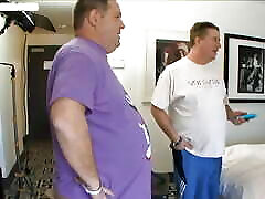 Sexy BBW Gonzo amateur lady 3way fucked in hotel room